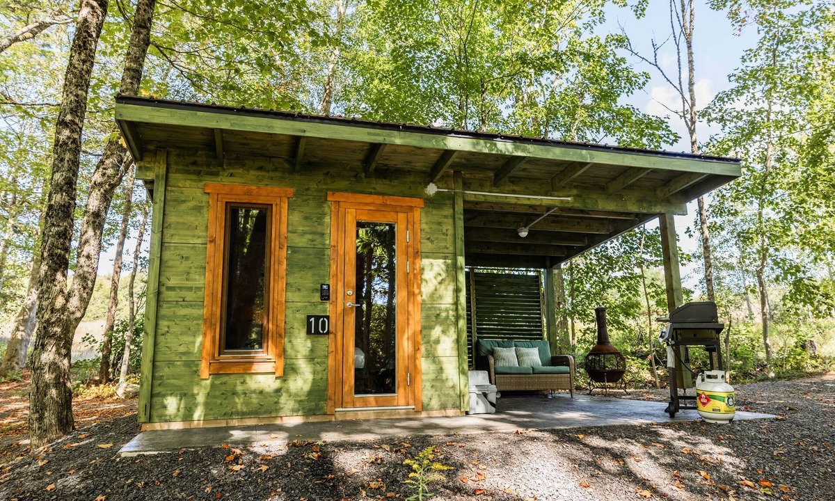 Kings County Cabin | Sunken Escapes Bear Cub Cabin #9