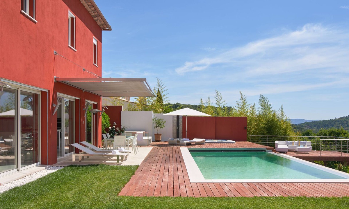 Peymeinade Villa | SunlightProperties: SPLENDID: Villa, 4 Bedroom/3 bath, jacuzzi, heated pool