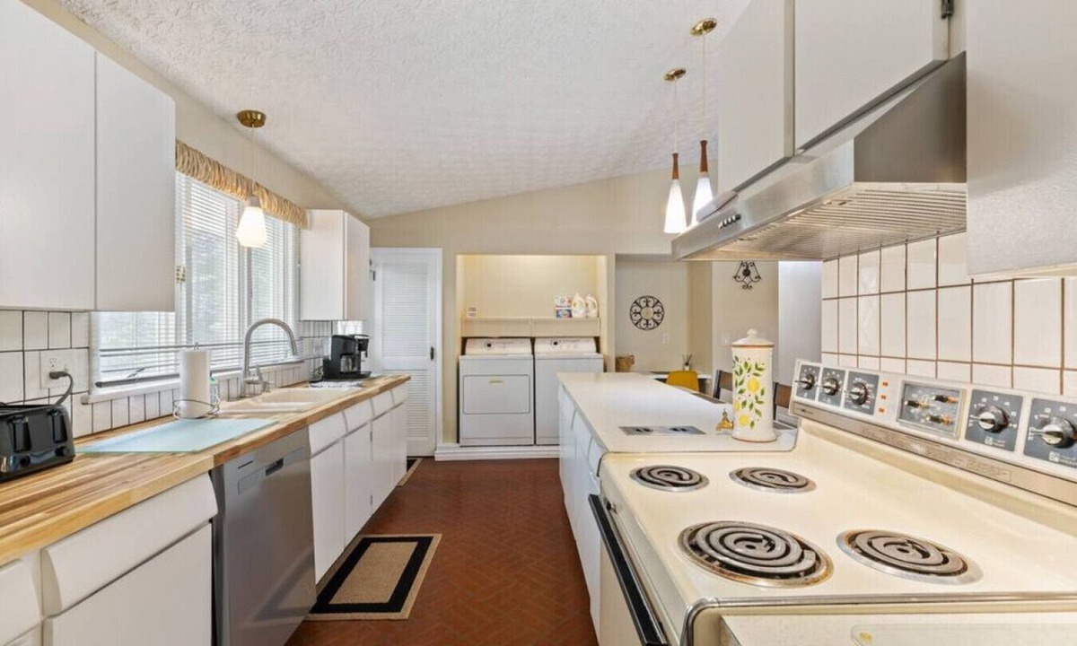 Penfield House | Sunlit 3-BDRM in Central Penfield - Fenced Yard!
