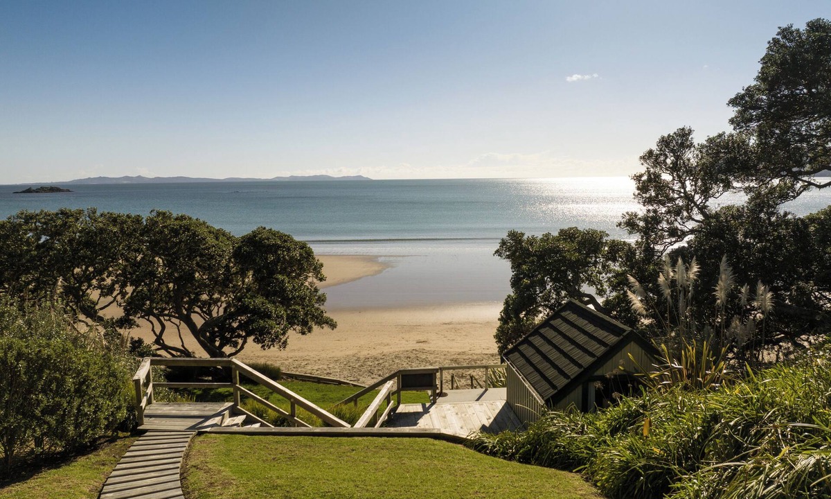 Coopers Beach Hotel | Sunlit Bay Villas