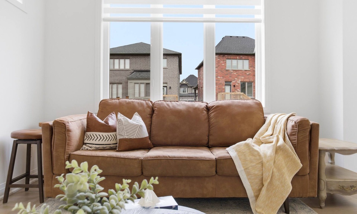 Sharon House | Sunlit Brand-New Home: Comfort & Convenience for Families