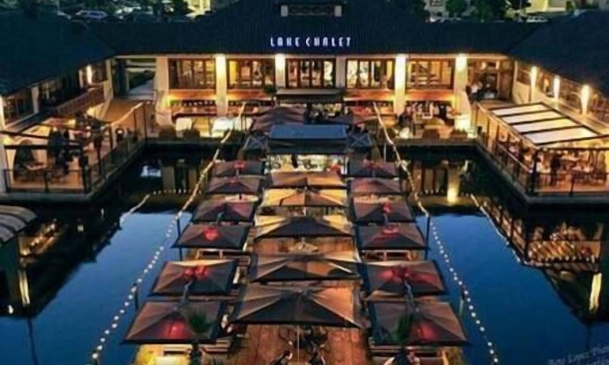 Oakland Apartment | Sunlit Lakeside Oasis