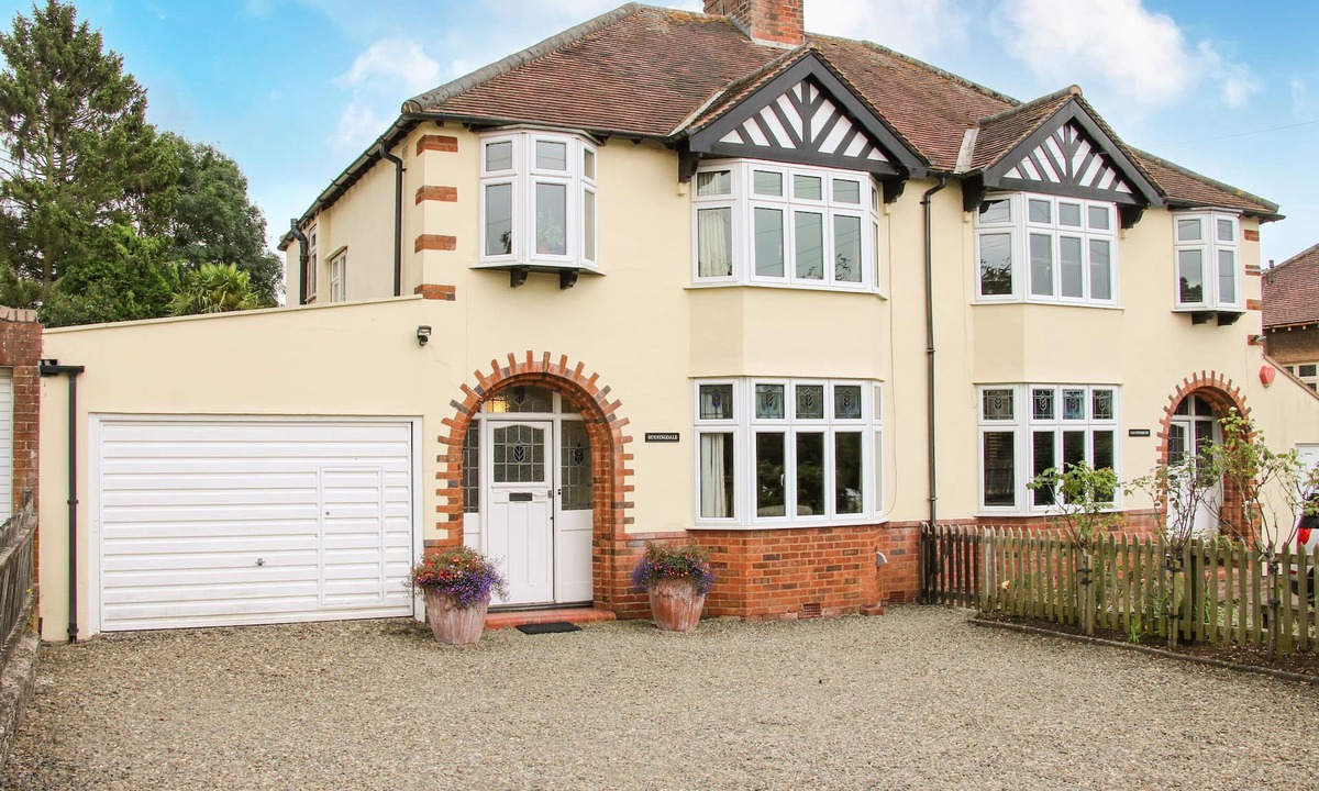 Ludwel Cottage | SUNNINGDALE, family friendly, with a garden in Ludlow