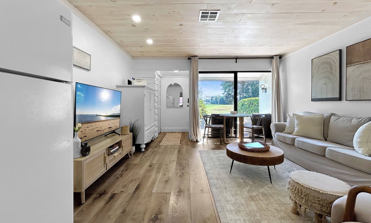 The Meadows Condo | Sunny 1BR on Golf Course with Pool Access
