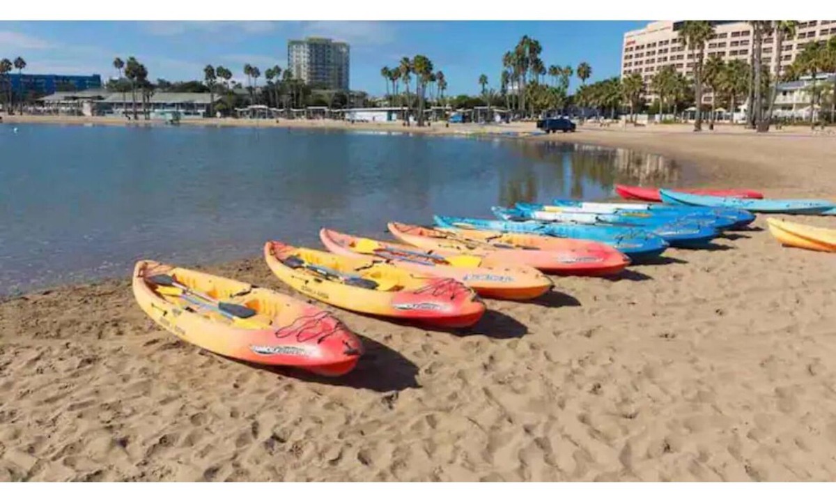 Silver Strand Apartment | Sunny 2 Bedroom with a Water View