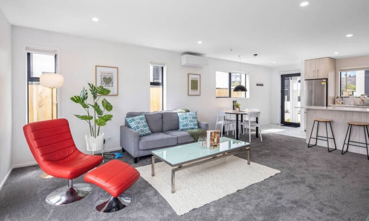 Trentham Apartment | Sunny 2 BR Oasis in Trentham