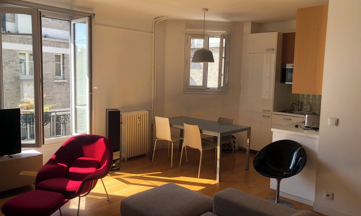 Gare Apartment | Sunny 3-room apartment with balcony, Jeanne d'Arc district