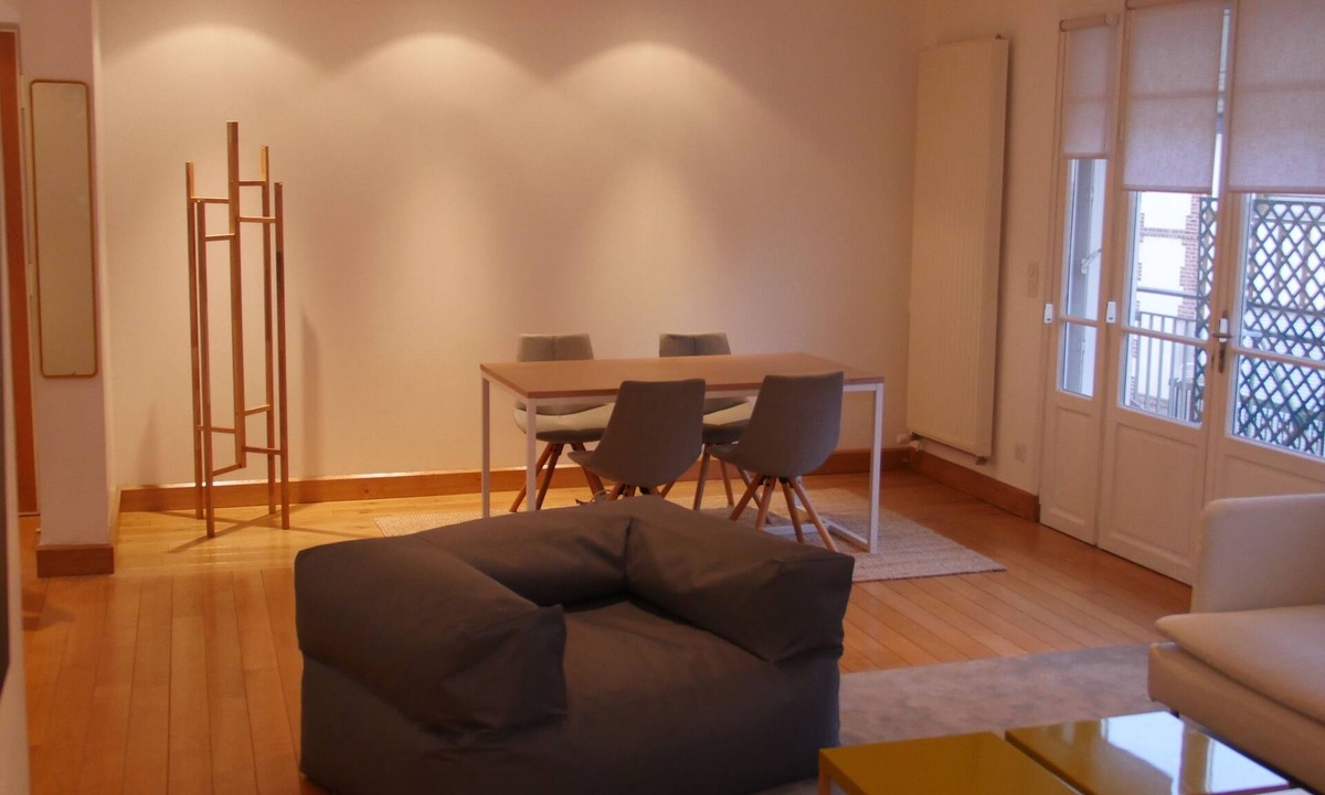 Deauville City Centre Apartment | Sunny apartment full center T3 75m2 with private parking