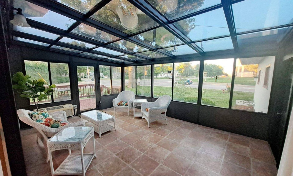 McPherson House | Sunny Arcadian Court