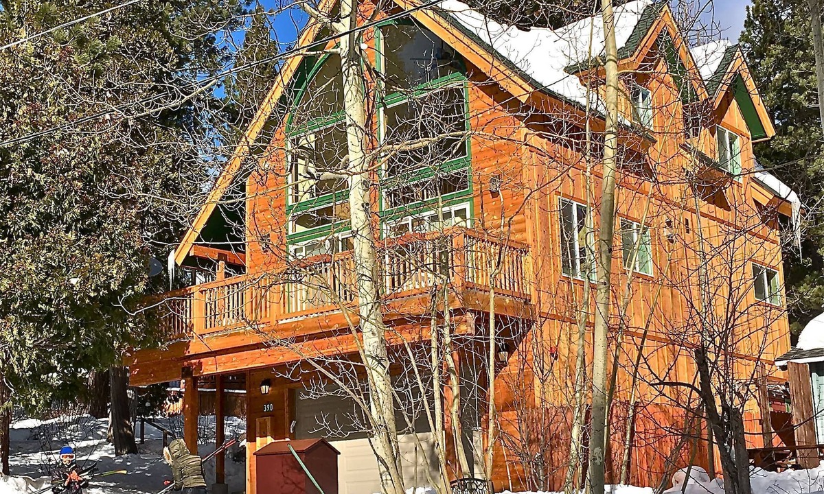 Tahoe City Ski Chalet | Sunny, Charming Three Bedroom Lake Tahoe Chalet In Great Location