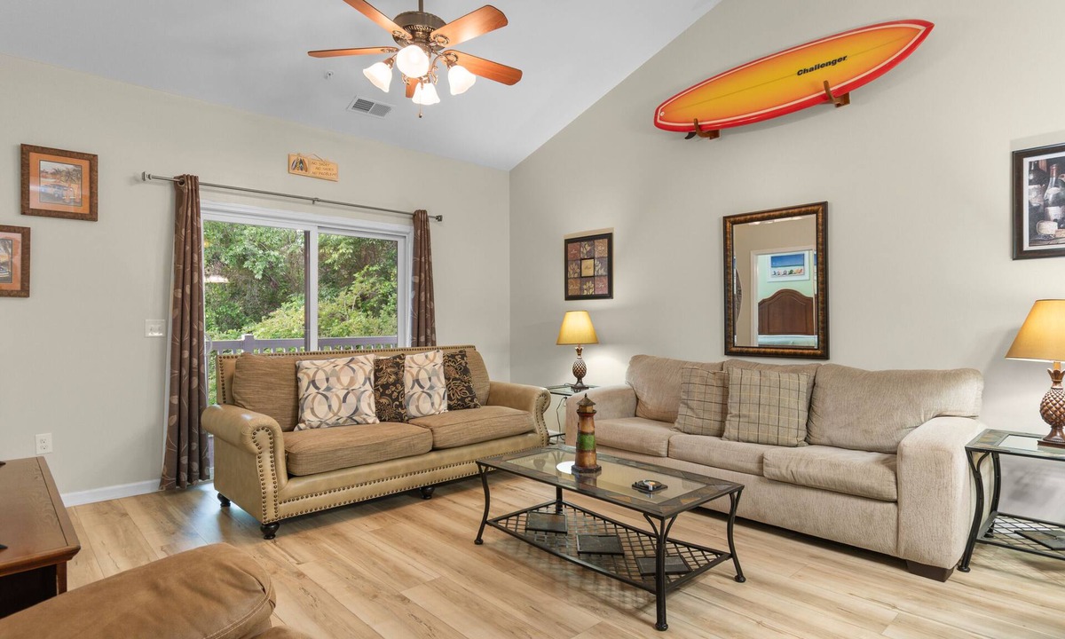 North Myrtle Beach Condo | Sunny Coastal Condo Near The Beach in Catalina