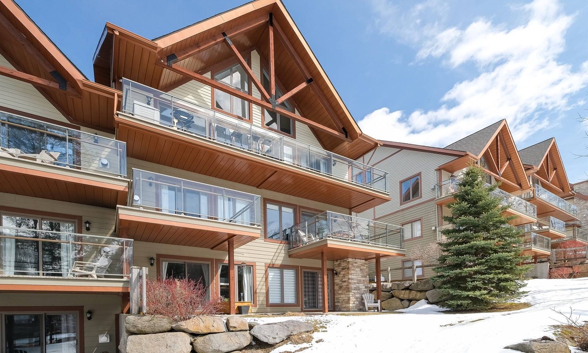 Bromont Condo | Sunny condo-Skiing and biking in/out-Golf-Hiking