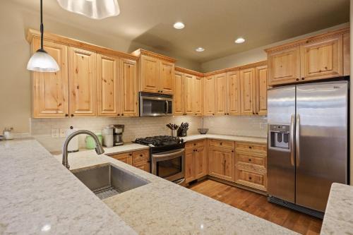 Old Farm District House | Sunny Days 30 Day Minimum home