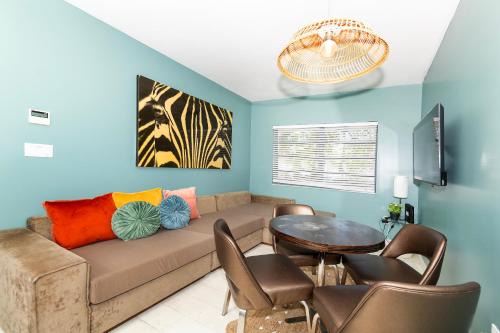 Flamingo/Lummus Apartment | Sunny Days Apartments