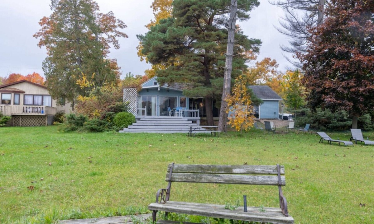 Alto Apartment | Sunny Days Studio Half Suite| Cozy Lake Stay