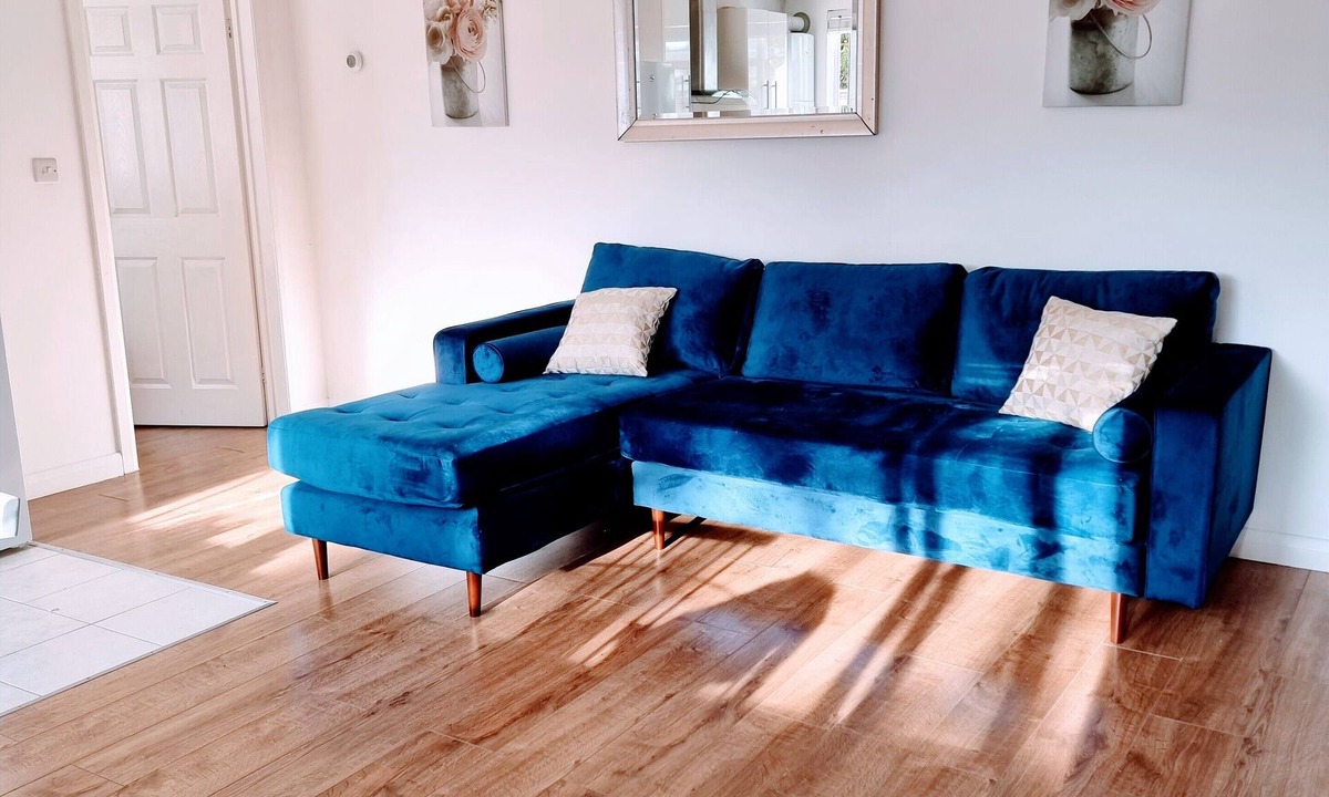 Bishop's Stortford House | Sunny detached bungalow with private courtyard