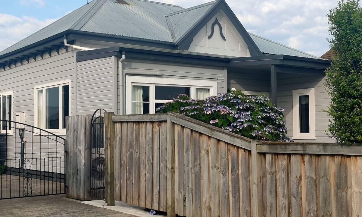 Hastings House | Sunny escape in Hastings