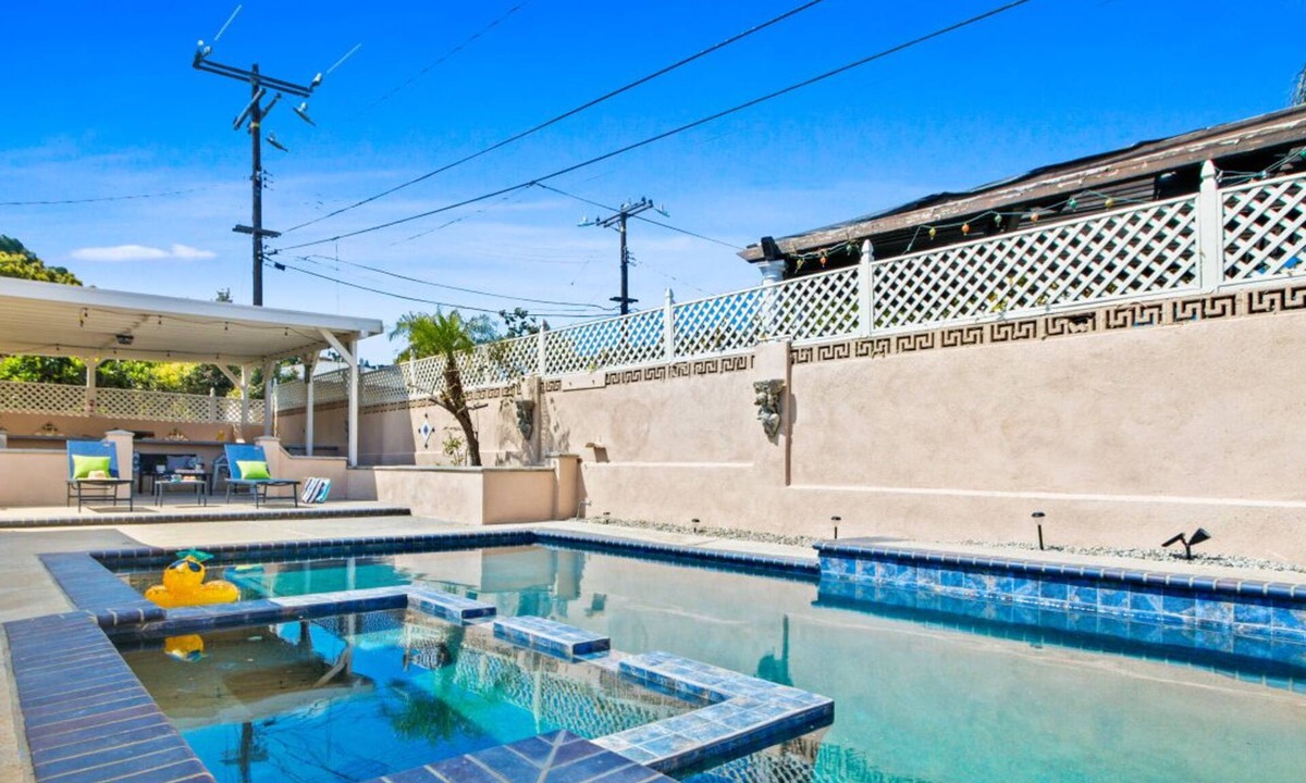 Hacienda Heights House | Sunny Escapes Pool w/tub BBQ - 4 bedrooms