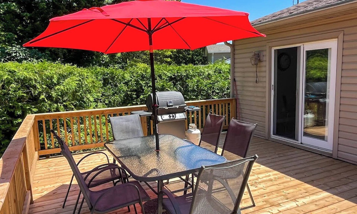 Bayfield House | Sunny Gardens - Village of Bayfield