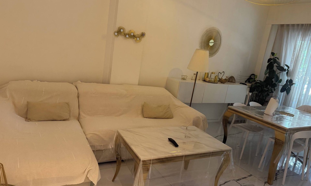 Saint-Sylvestre Apartment | Sunny getaway in Nice Terrace-parking