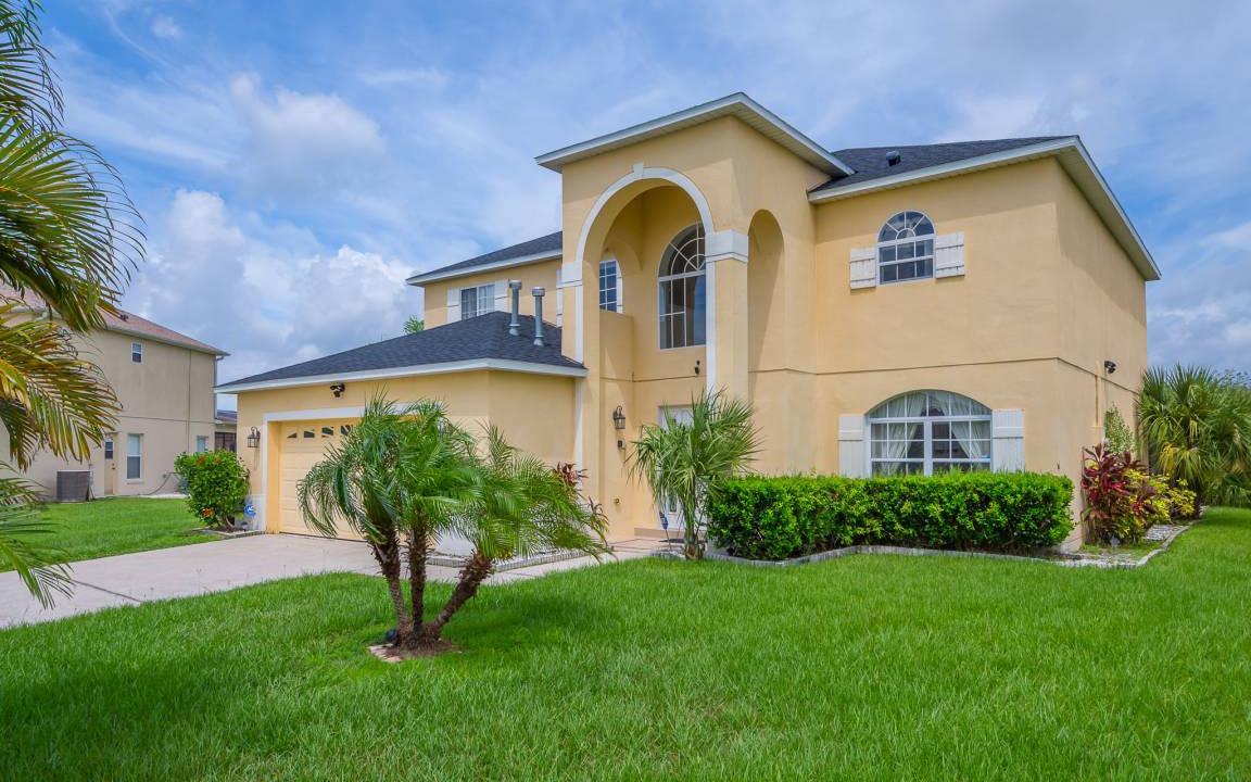 Crescent Lakes House | Sunny Hideaway Villa