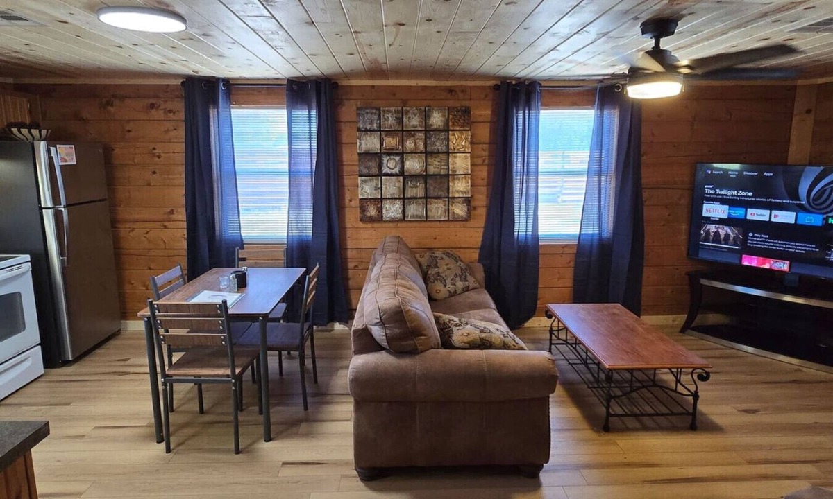 Sulphur Cabin | Sunny Hill at Gamble Hollow
