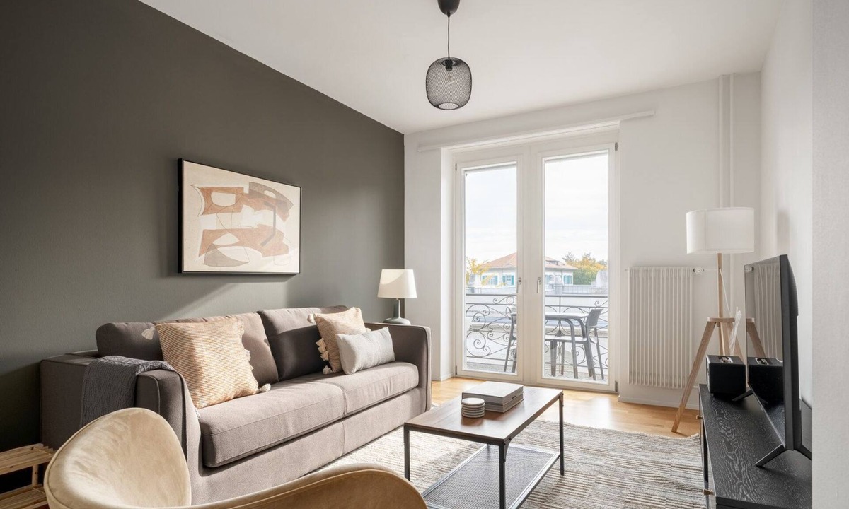 Horgen District Apartment | Sunny Horgen 2.5 Room w/Storage, 3 min to Market, by Blueground