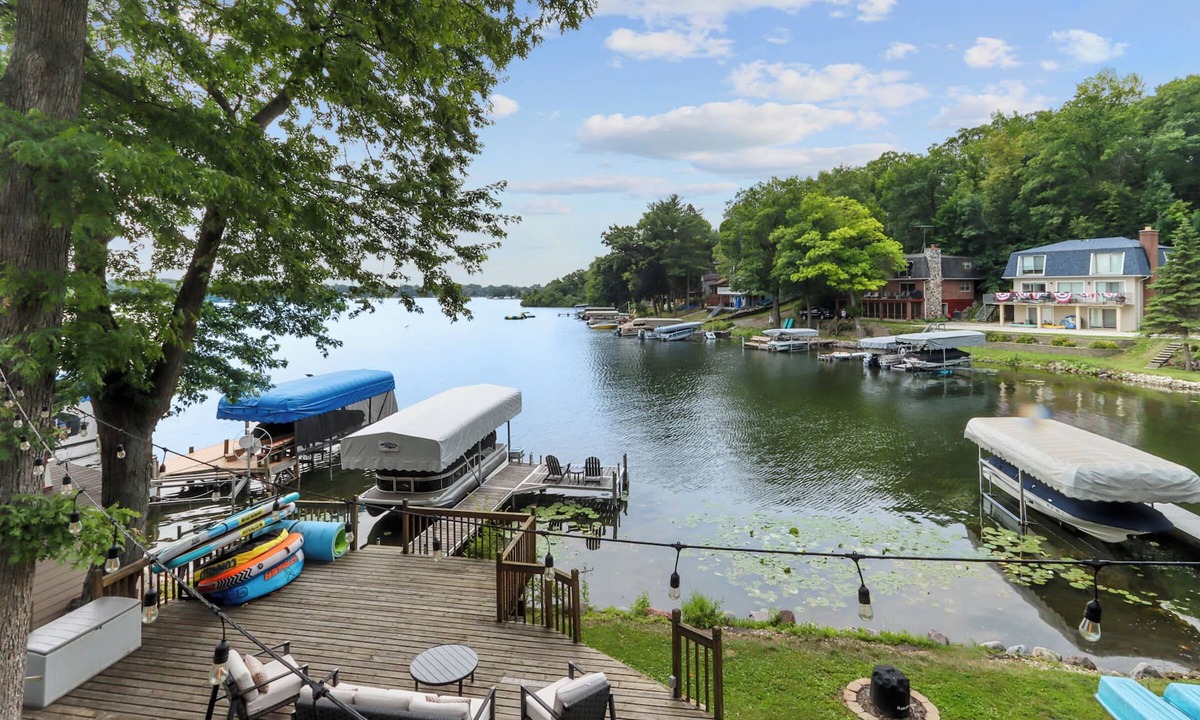 Lauderdale Lakes House | Sunny Lakefront 3BR w/Private Pier Near Lake Geneva