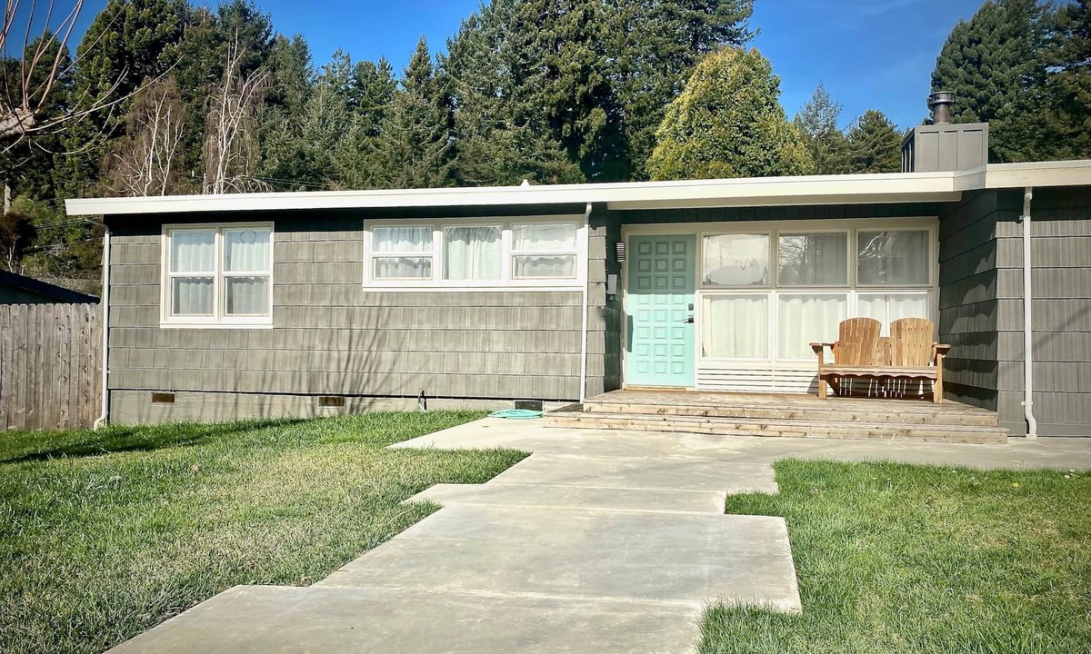 Jacoby Creek House | Sunny Mid-Century Gem