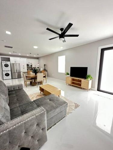 Rural Estates Apartment | Sunny Naples Hideaway Quiet Neighborhood