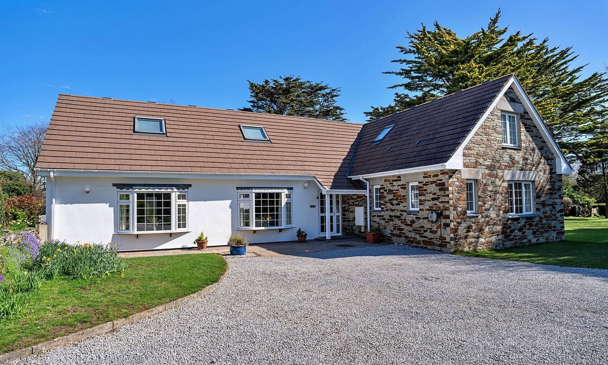 Rock Ski Chalet | Sunny Nook