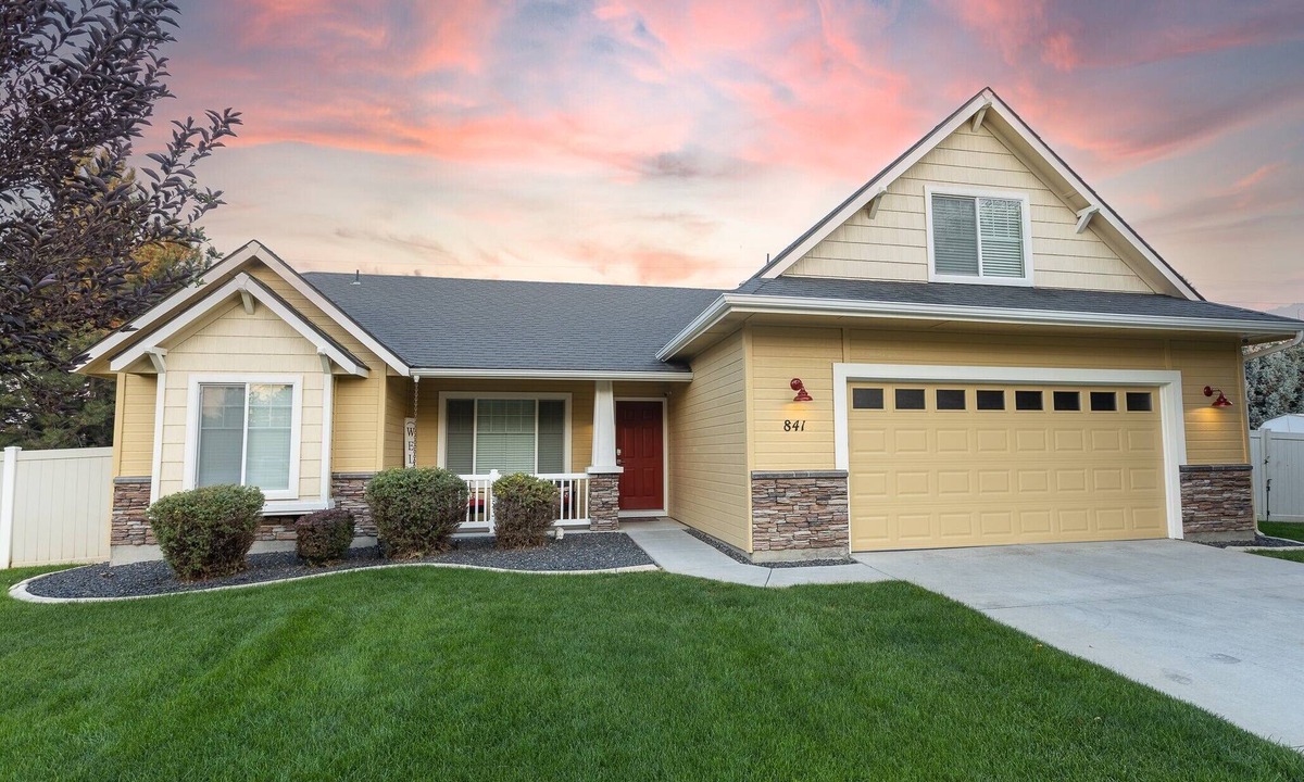 Meridian House | Sunny Oasis! Clean, Updated, Pool & Park Access