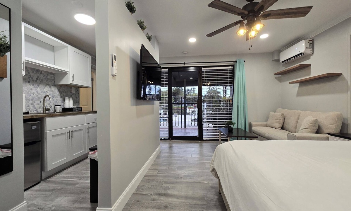 South Palm Park Neighborhood Association Hotel | Sunny Palms Inn