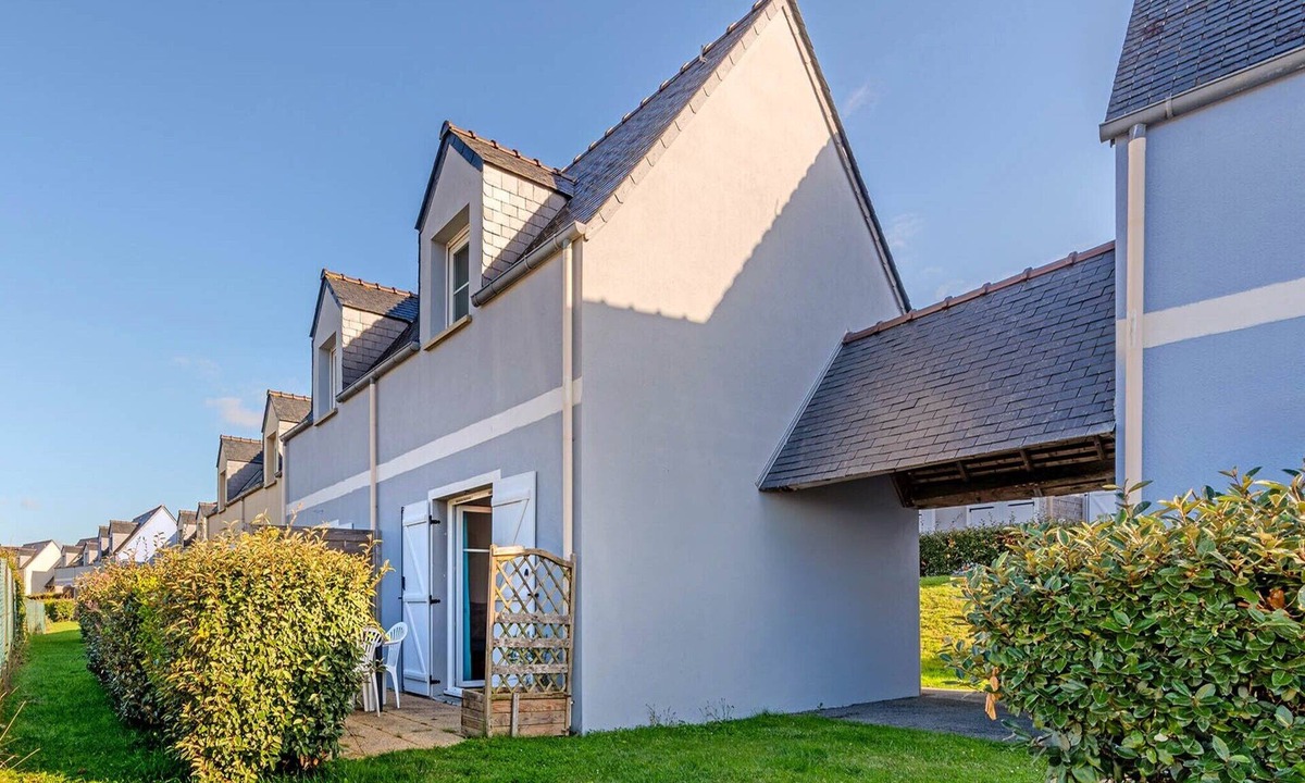 Saint-Nic House | Sunny Pentrez home near the beach