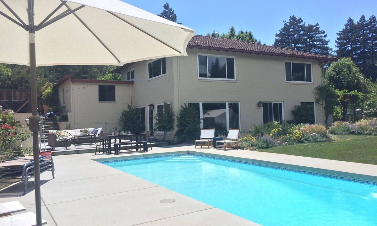 Guerneville House | Sunny Poolside Winecountry Retreat