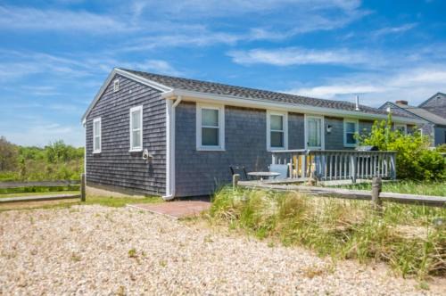 Sagamore Beach House | Sunny Sagamore Getaway—Steps from the Sand