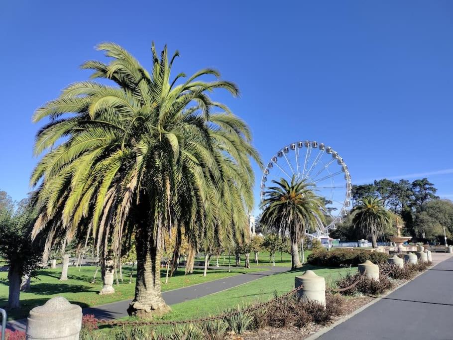 Central Richmond Apartment | Sunny SF home, quiet, convenient w/parking