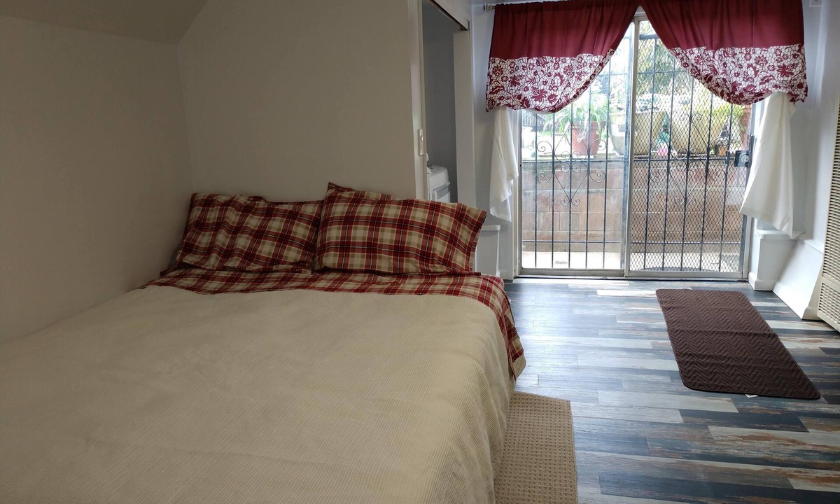 Bayview Apartment | Sunny side Bayview heights