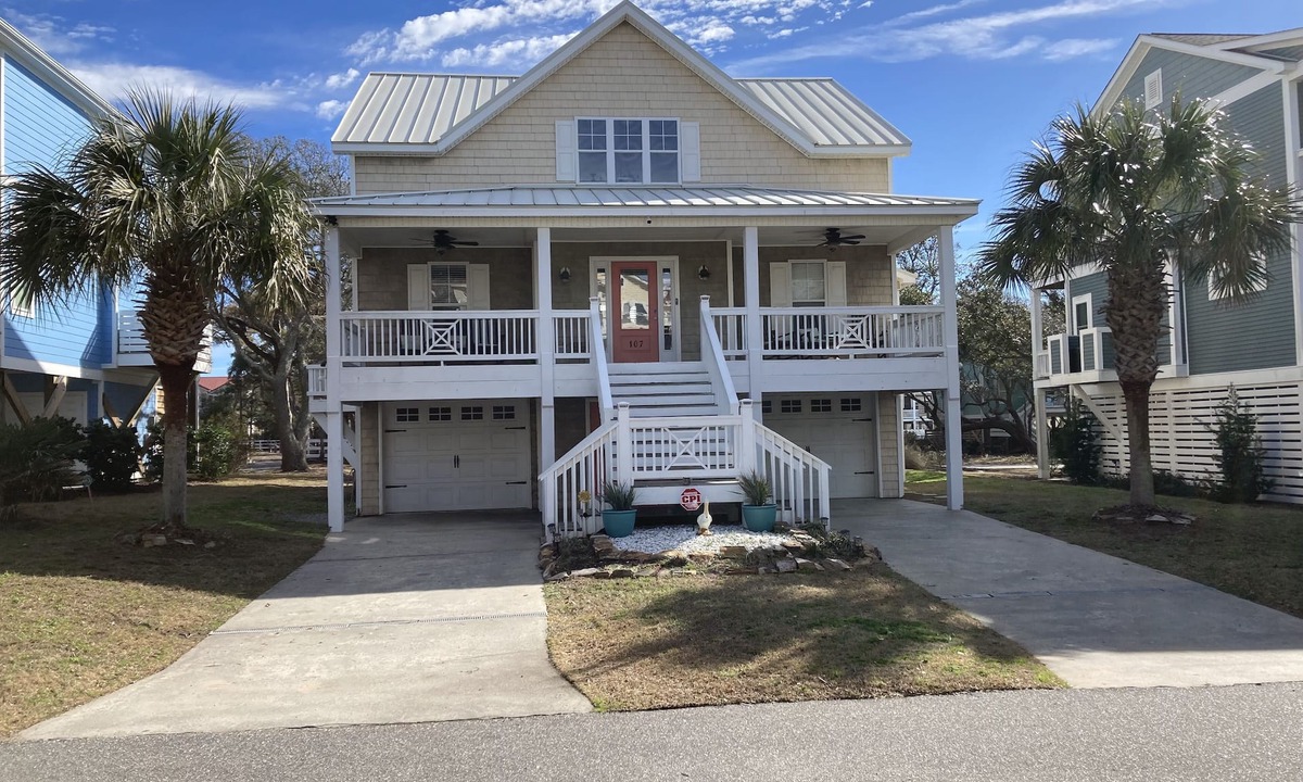 Yaupon Beach House | Sunny Side Up - Beautiful OKI beach home on cul-de-sac. Short walk to beach.