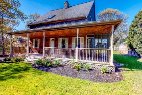 Oak Bluffs House | Sunny Side Up