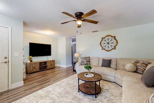 Palmetto House | Sunny Skies