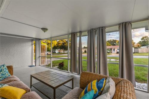 Walsingham House | Sunny Spacious 4BR Comfort Pool