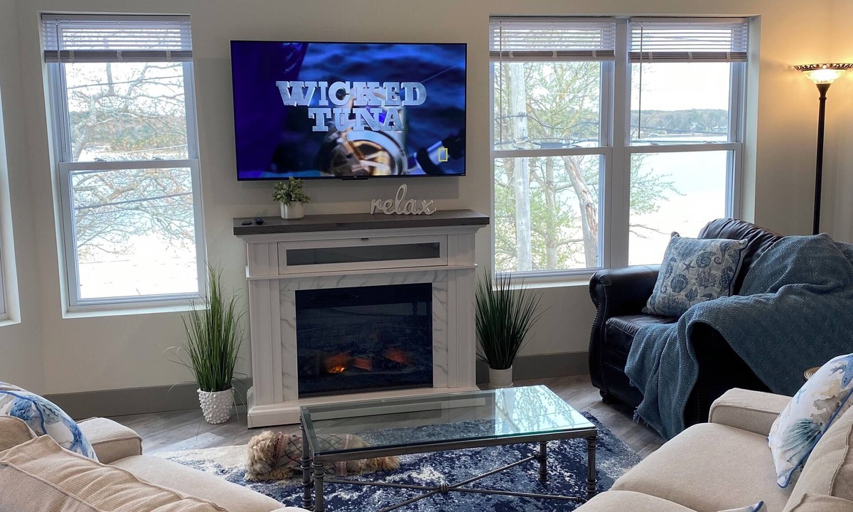 Onset Apartment | Sunny, Spacious, Stunning! BeachfrontnOnset Beach The Gateway to Cape Cod