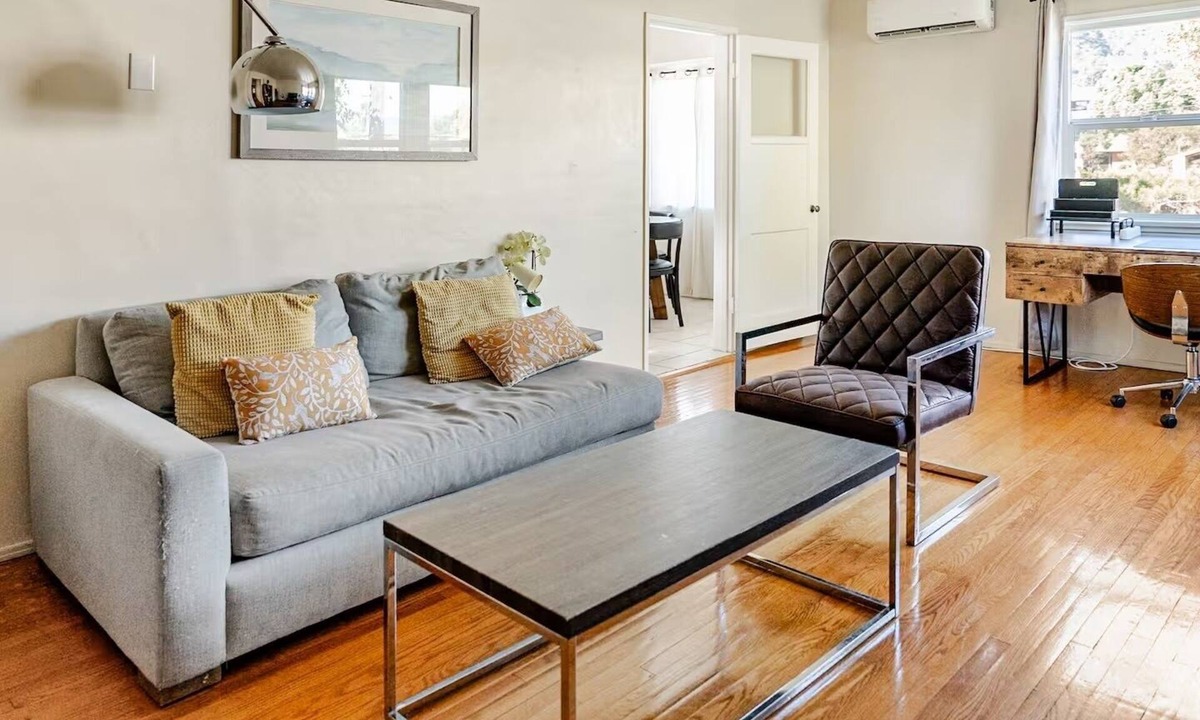 Eagle Rock Apartment | Sunny & Specious 1BR – Central Eagle Rock