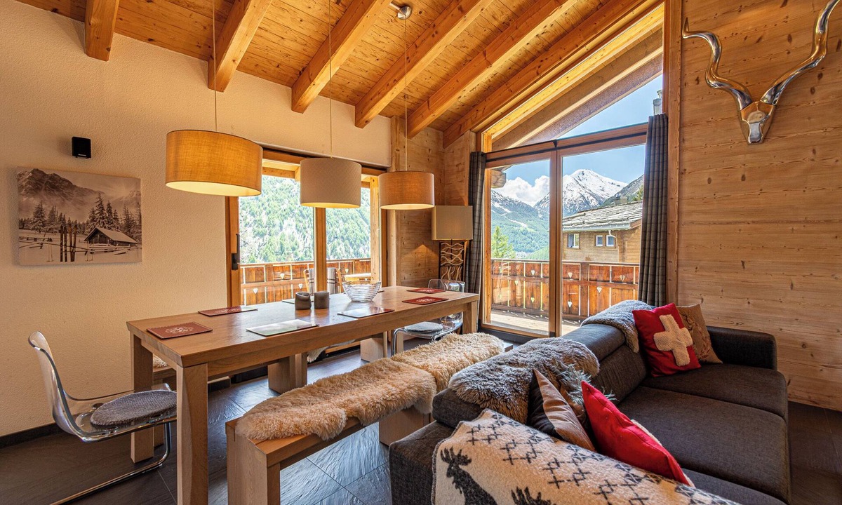 Saas-Fee Ski Chalet | Sunny, stylish and well equipped chalet