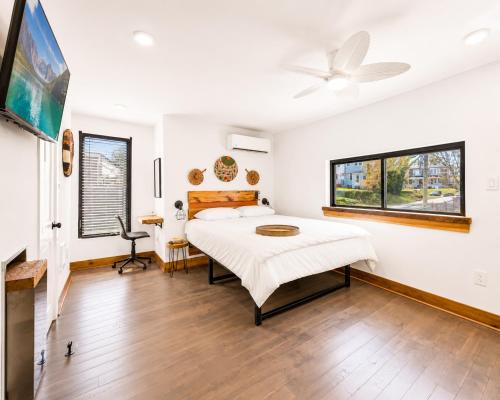 Chester House | Sunny Suite Near PHL, Crozer & Widener GSS H4
