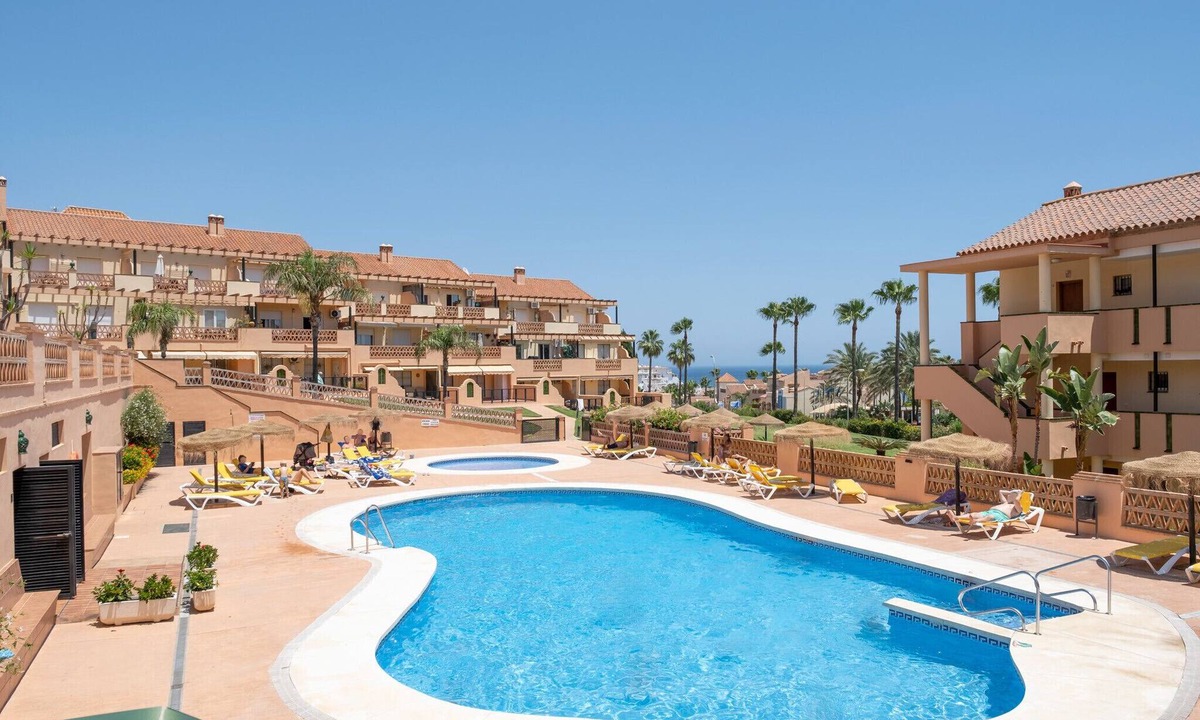 El Faro Apartment | Sunny Terrace Getaway by Alfresco Stays