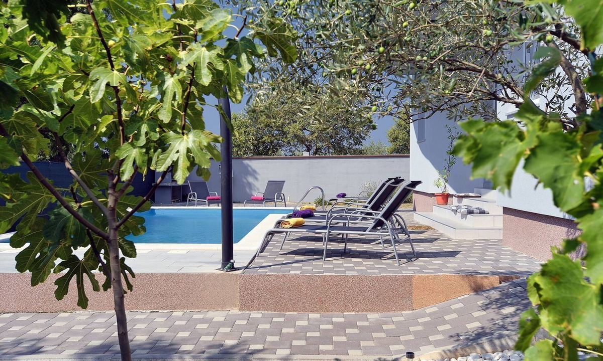 Orbanici House | Sunny villa with private pool