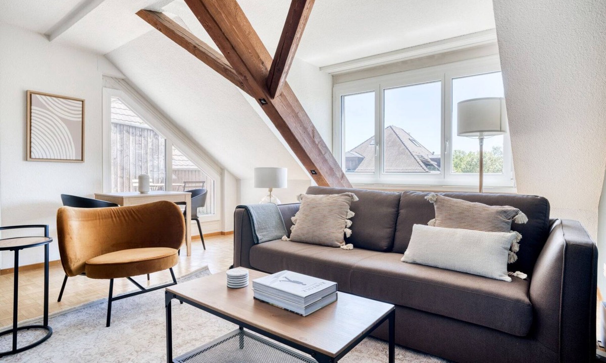 Sihlfeld Apartment | Sunny Wiedikon 2.5 Room w/Storage, 1 min to Market, by Blueground