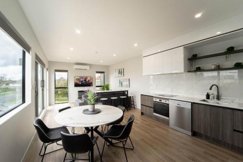 Sunnyhills House | Sunnyhills Viewside Town House